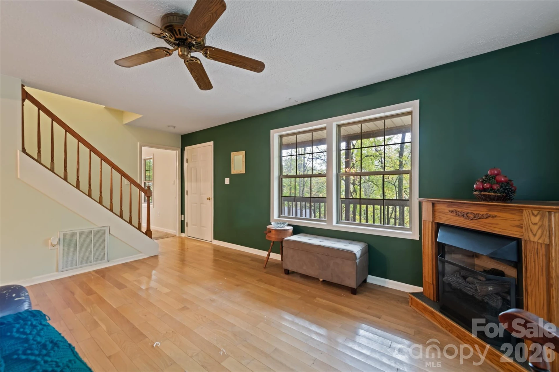 42 Greenview Drive - Photo 2