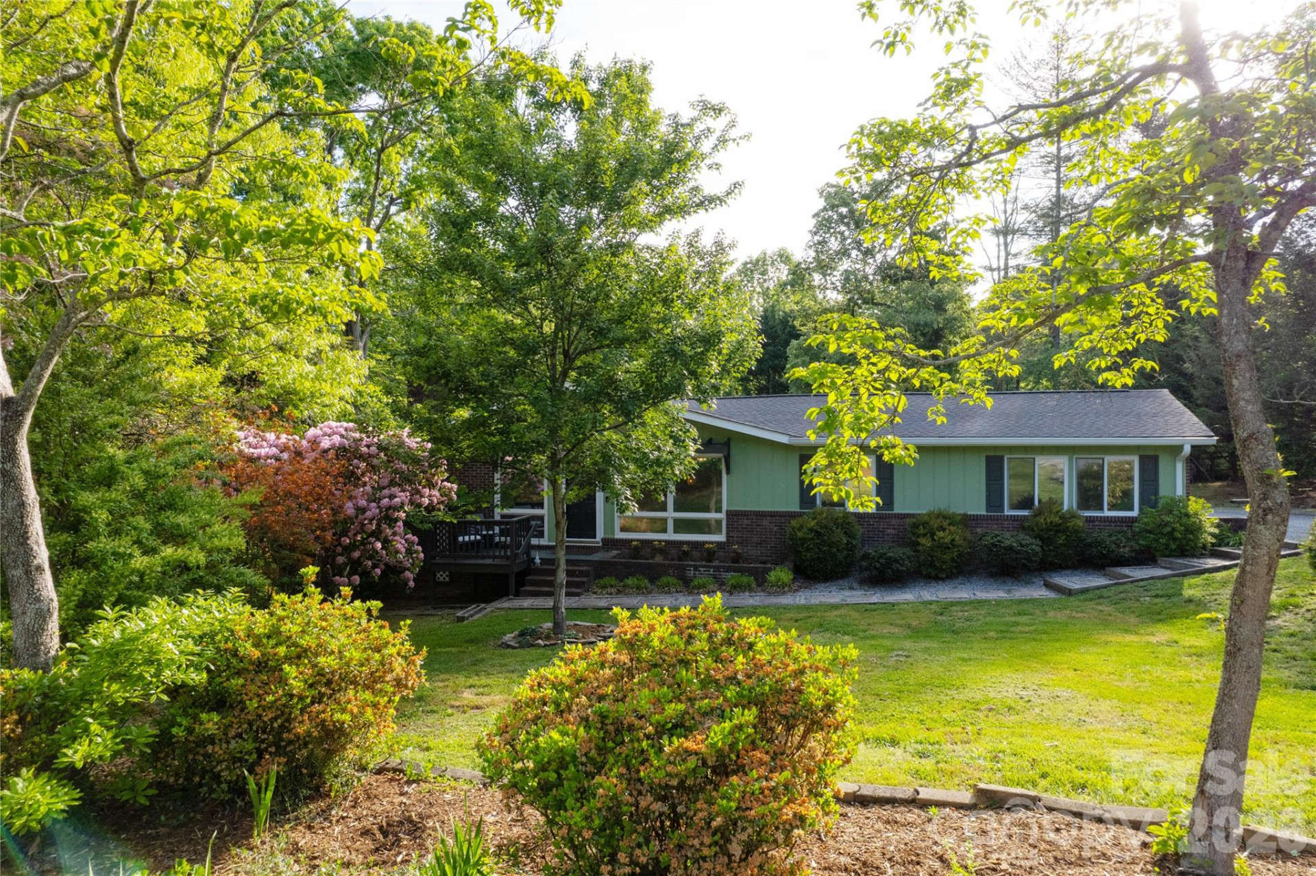 137 Whisperwood Circle - Photo 2