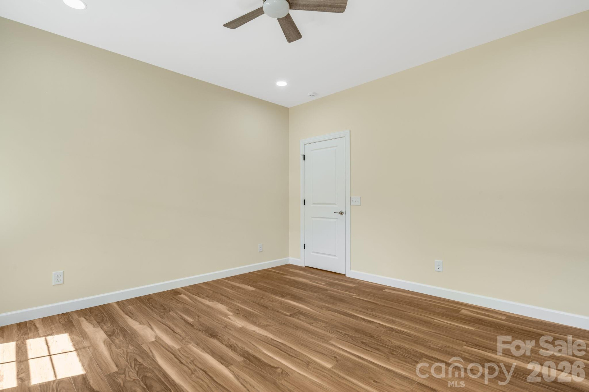 144 Georgia Avenue - Photo 17