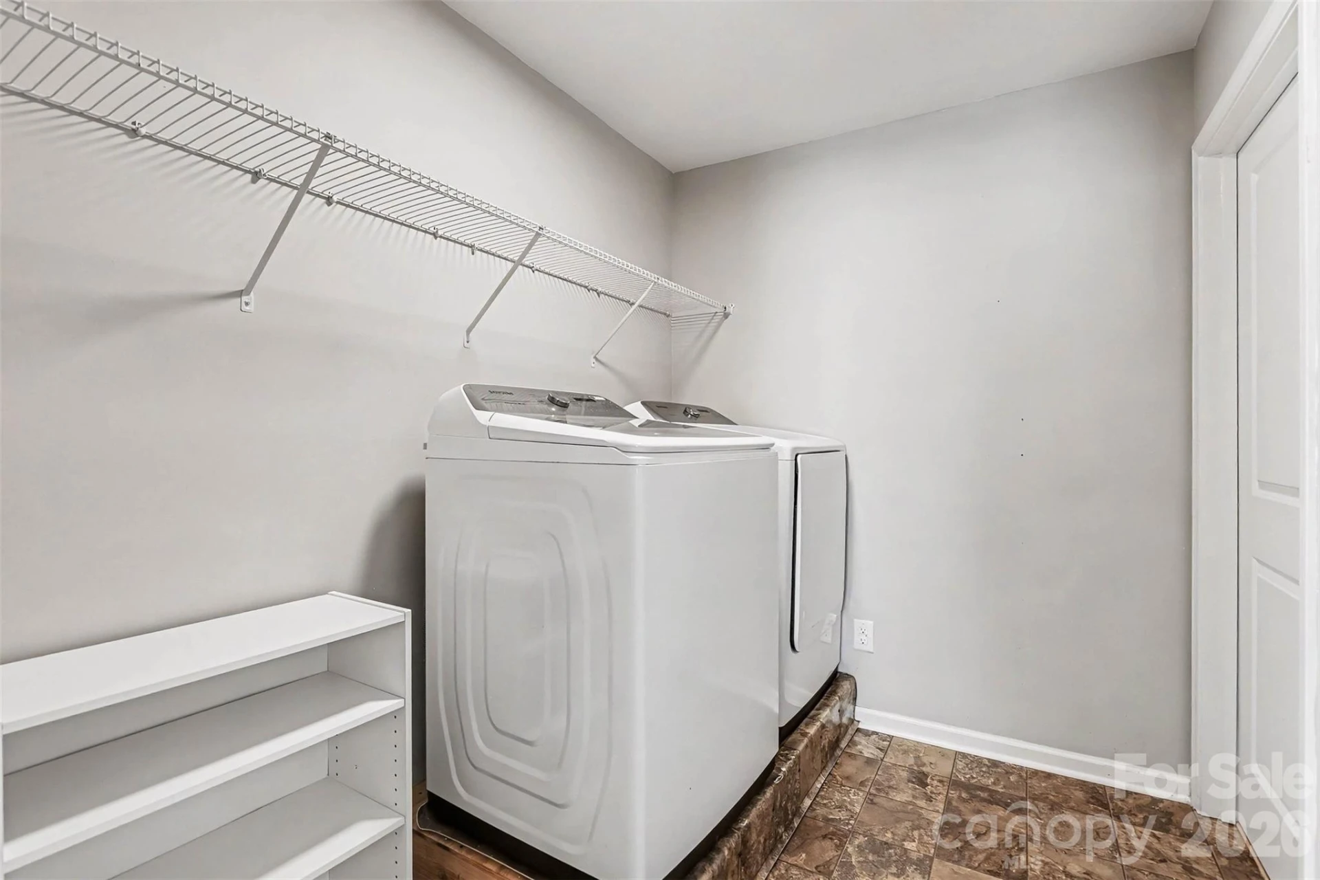 1253 Ettrick Avenue - Photo 32
