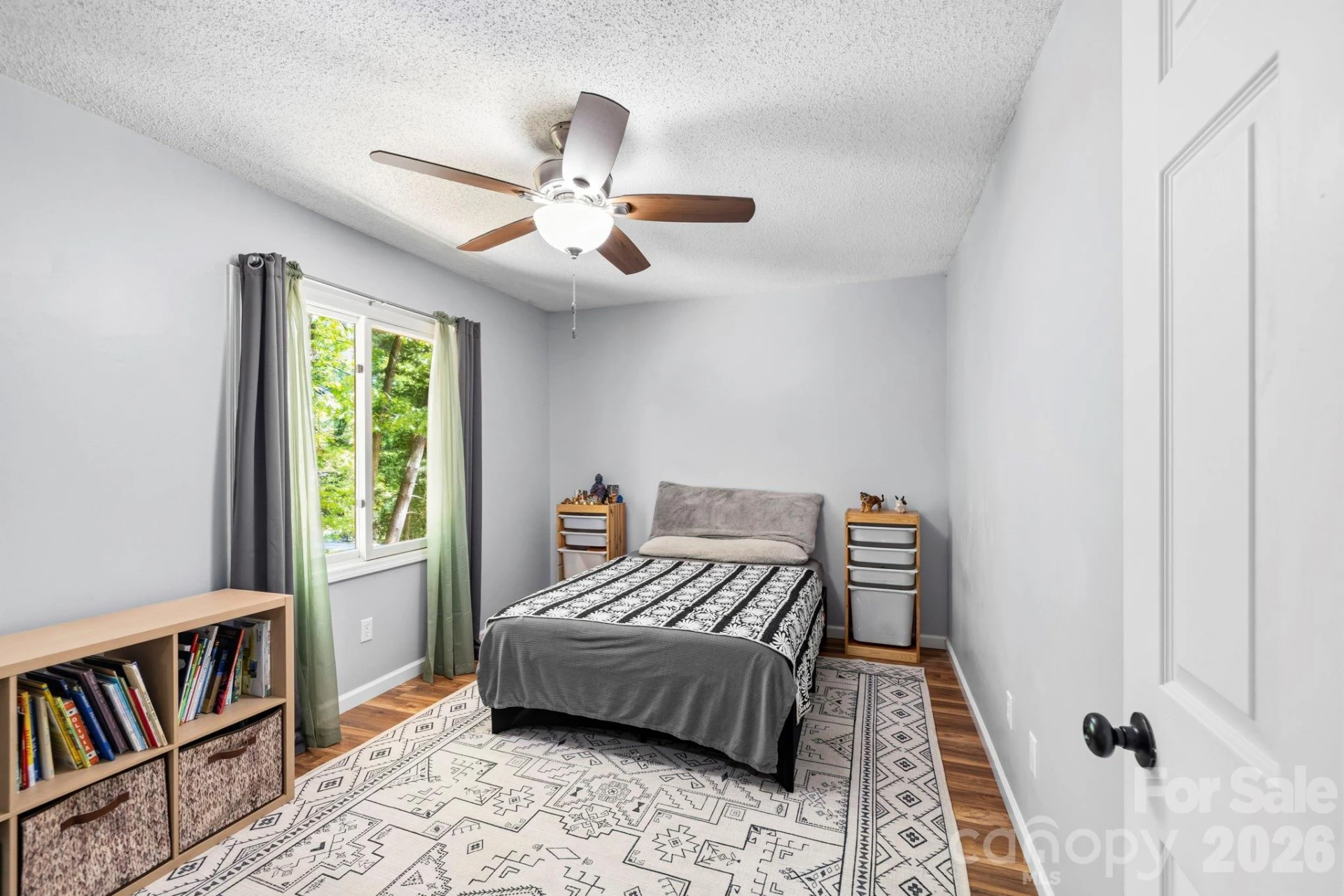 1 Eastway Court - Photo 32