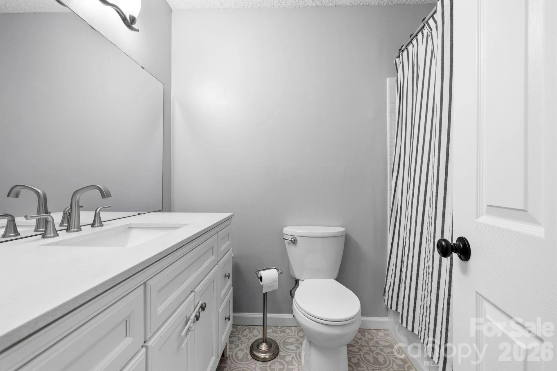 1 Eastway Court - Photo 33