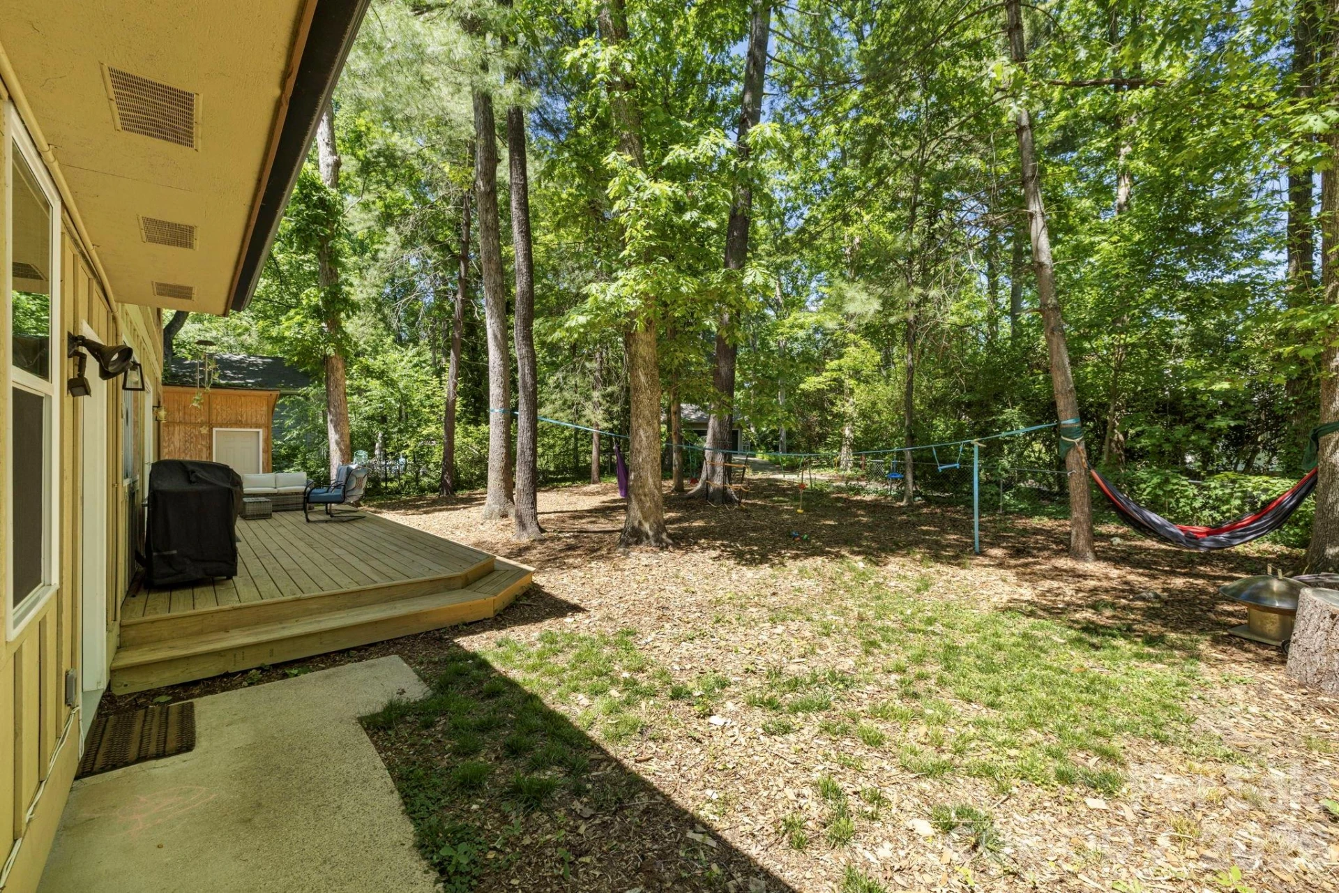 1 Eastway Court - Photo 8