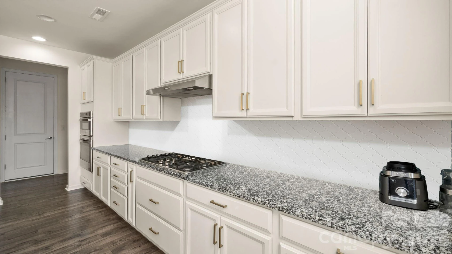 6020 Sayles Way - Photo 14