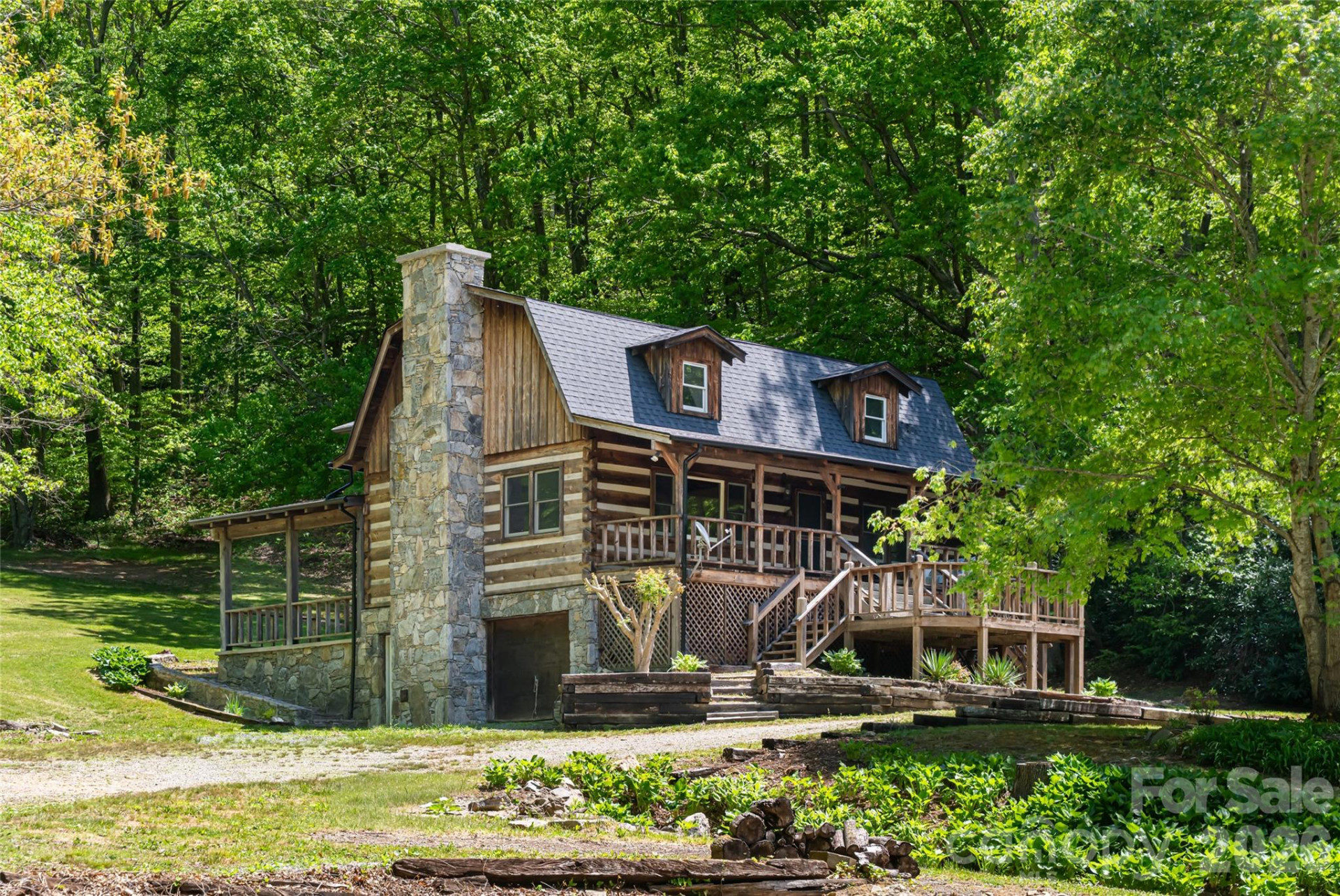 224 Seasons Drive - Photo 3