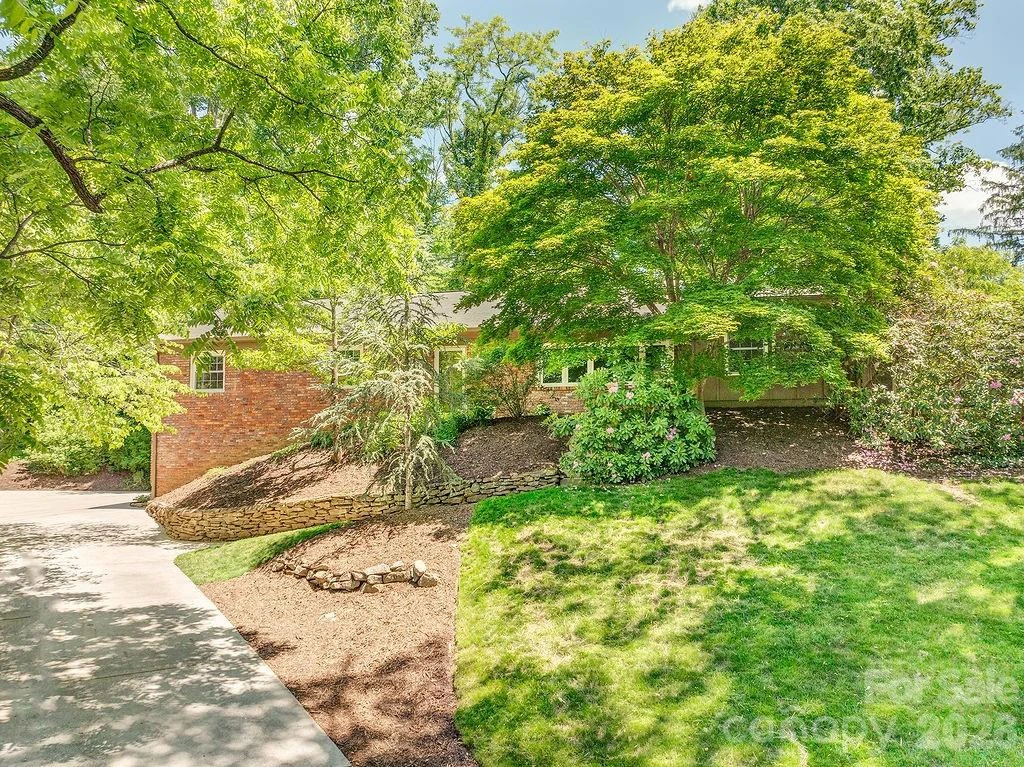 35 Dogwood Road