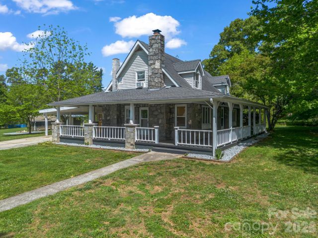 363 Etowah School Road, Hendersonville, NC, 28739