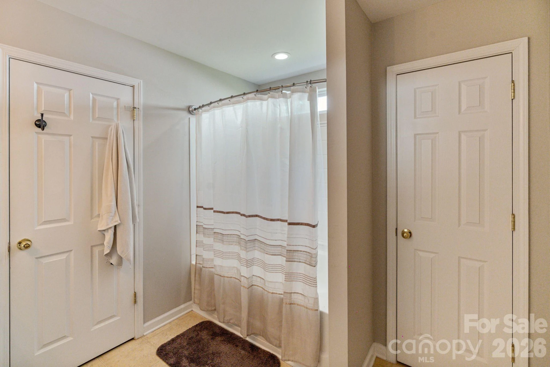406 Courtland Court - Photo 13