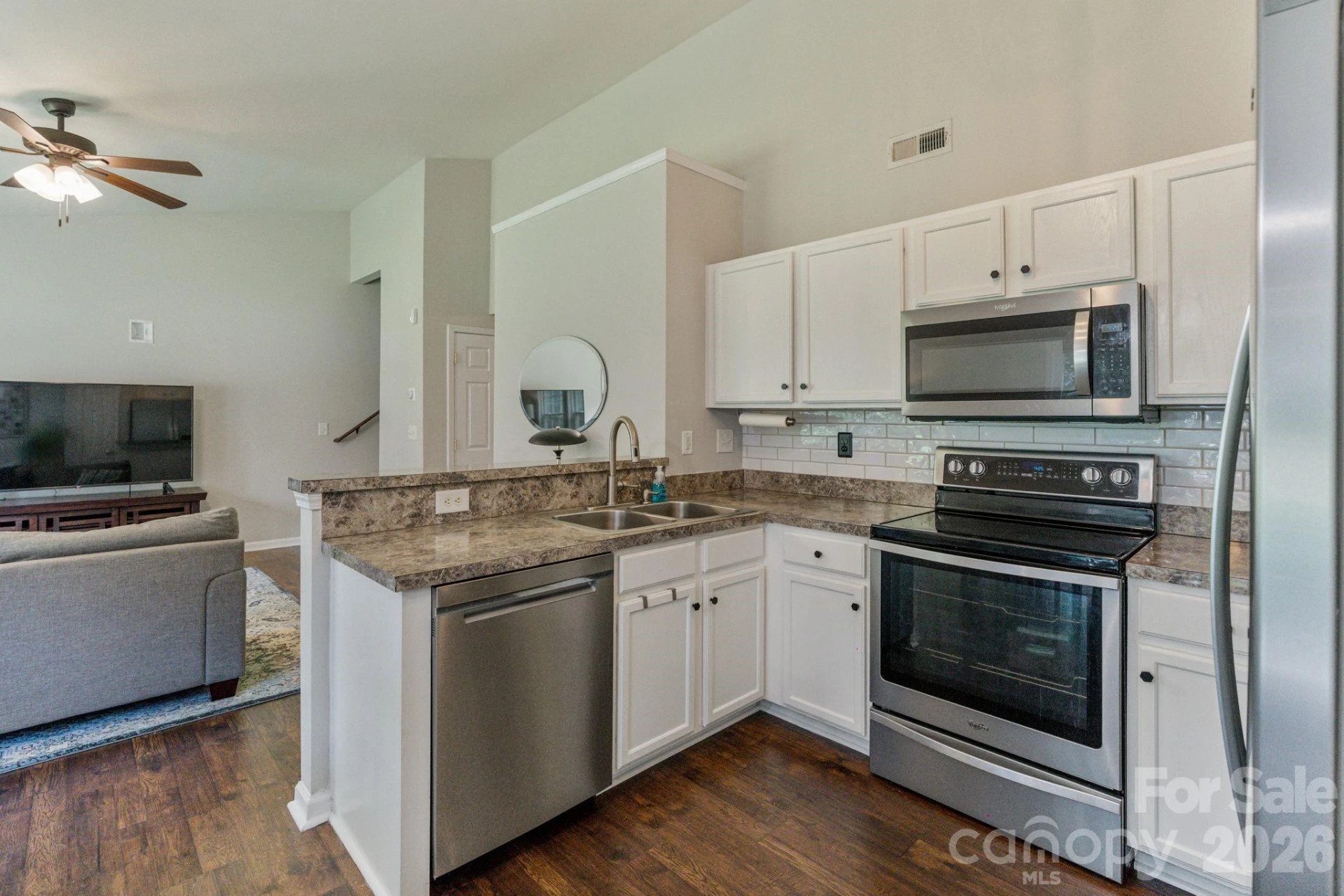 406 Courtland Court - Photo 3