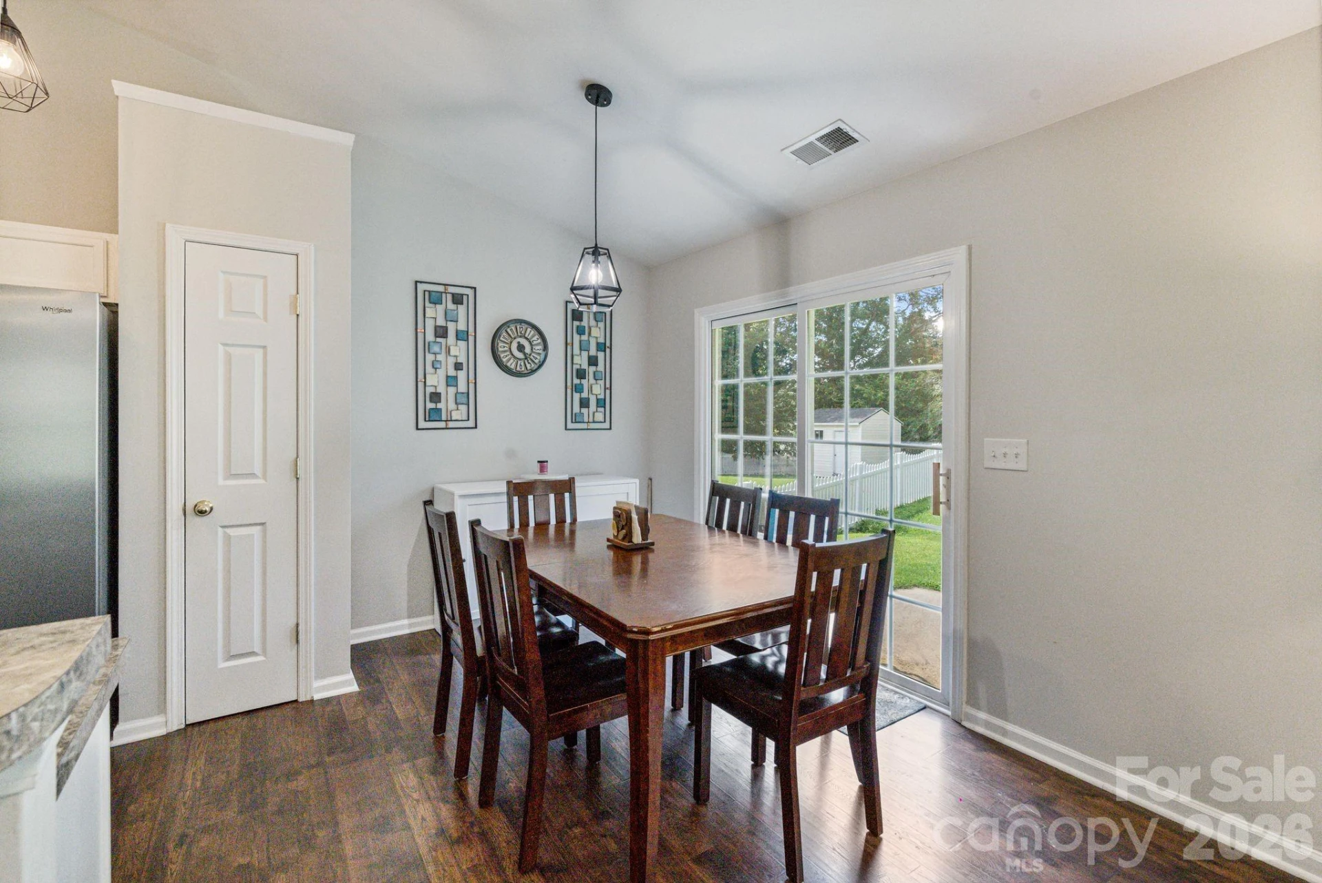 406 Courtland Court - Photo 6