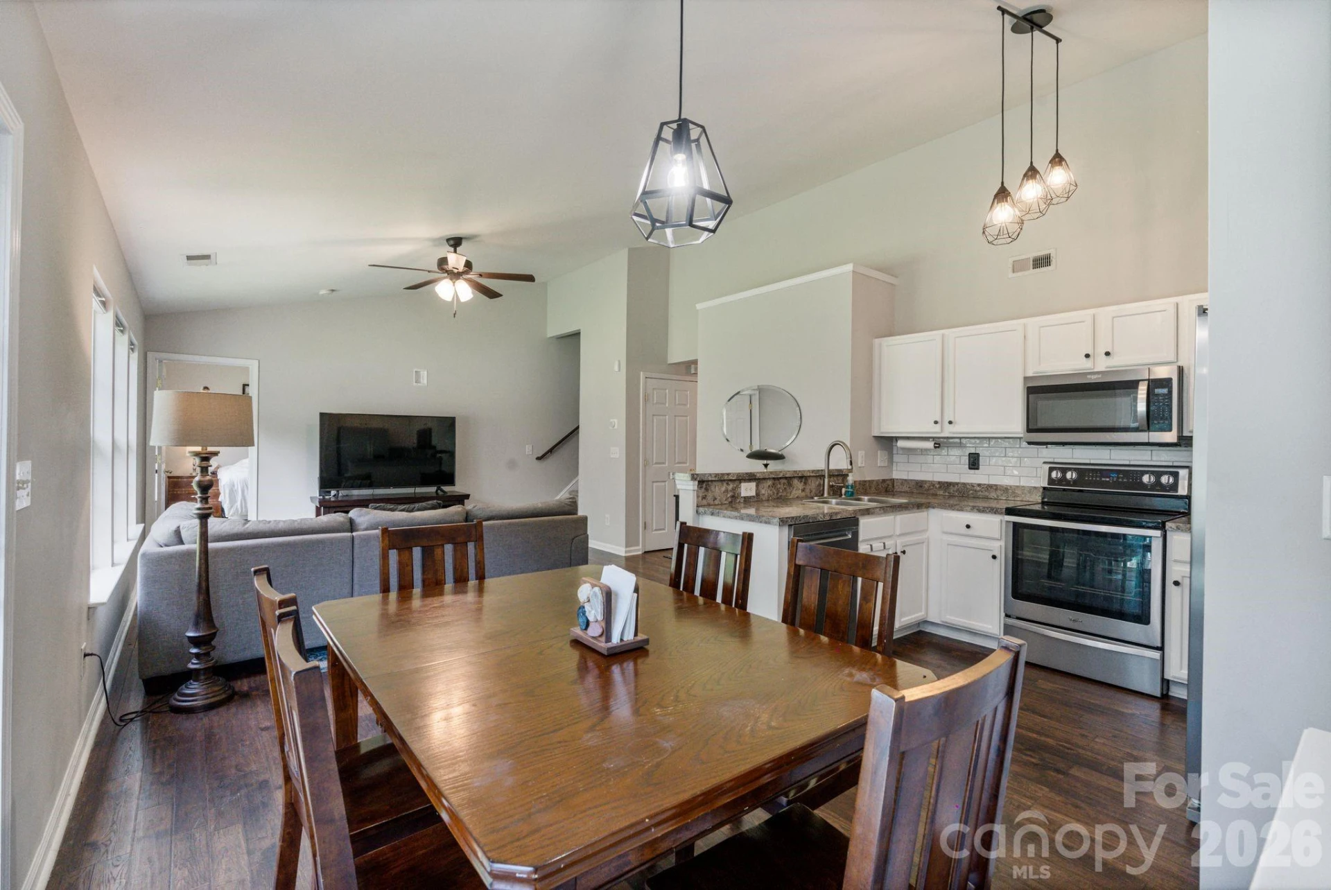 406 Courtland Court - Photo 7