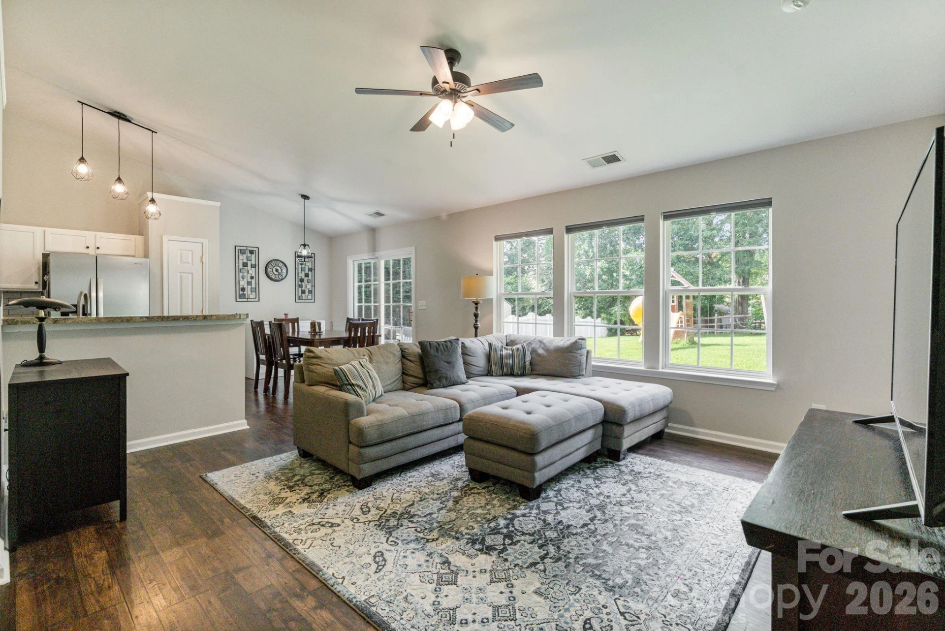 406 Courtland Court - Photo 9