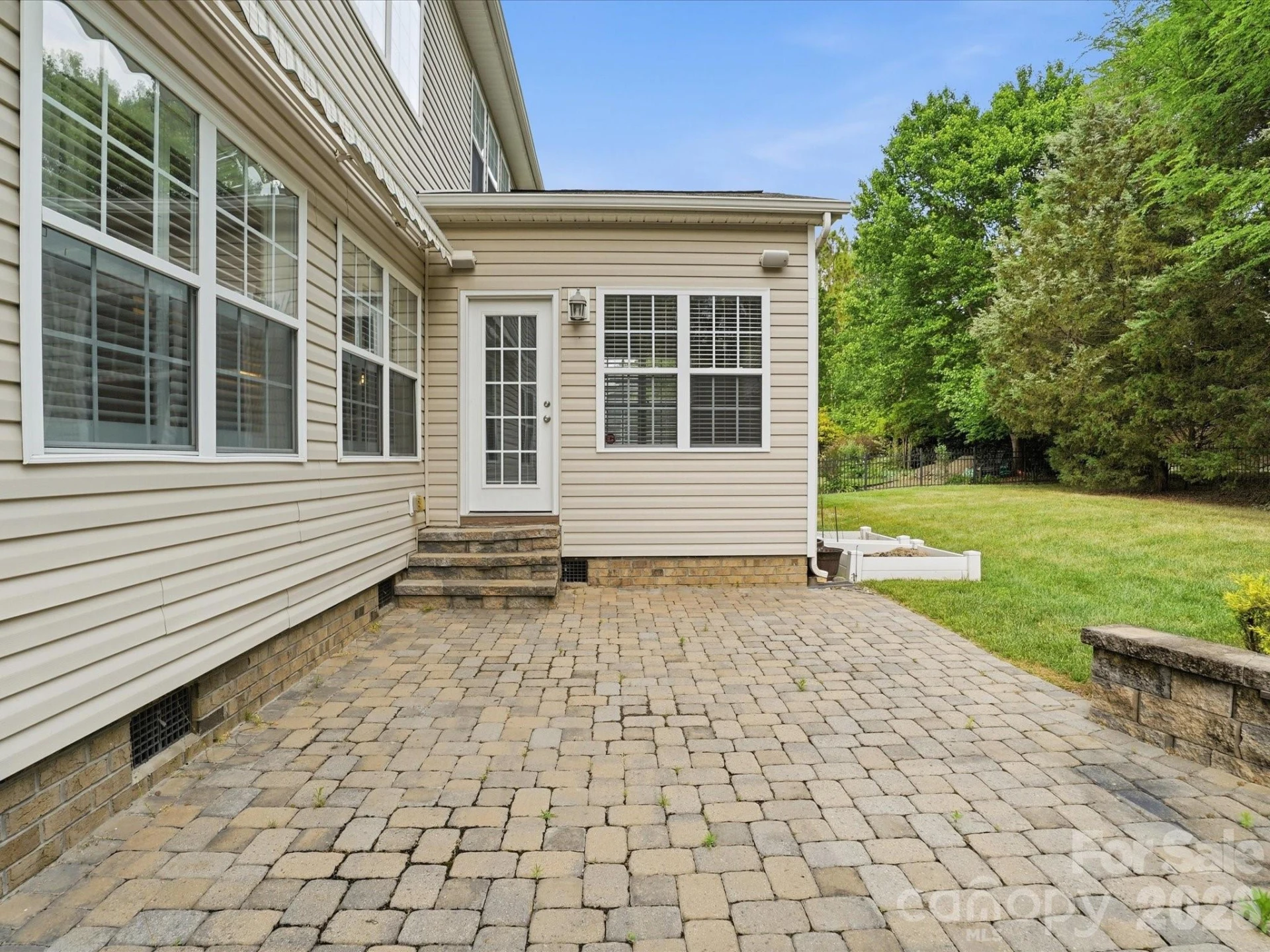 2027 Fripp Lane - Photo 45