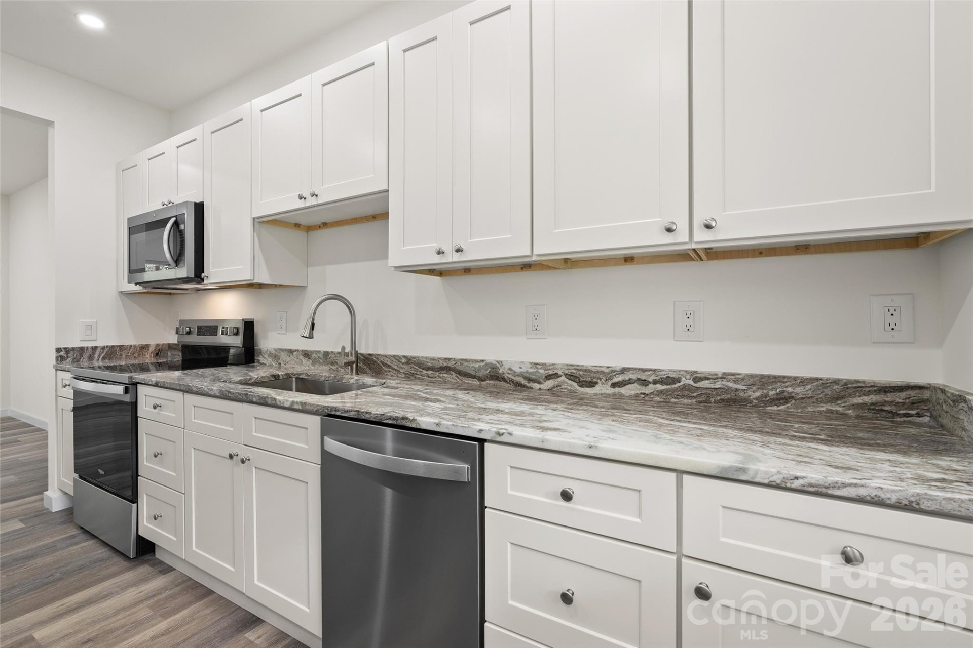 22 Ilyas Way - Photo 13