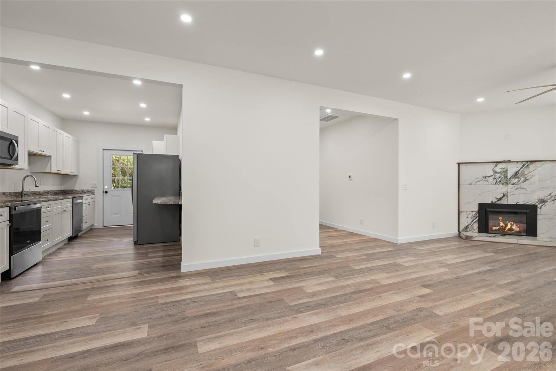 22 Ilyas Way - Photo 8