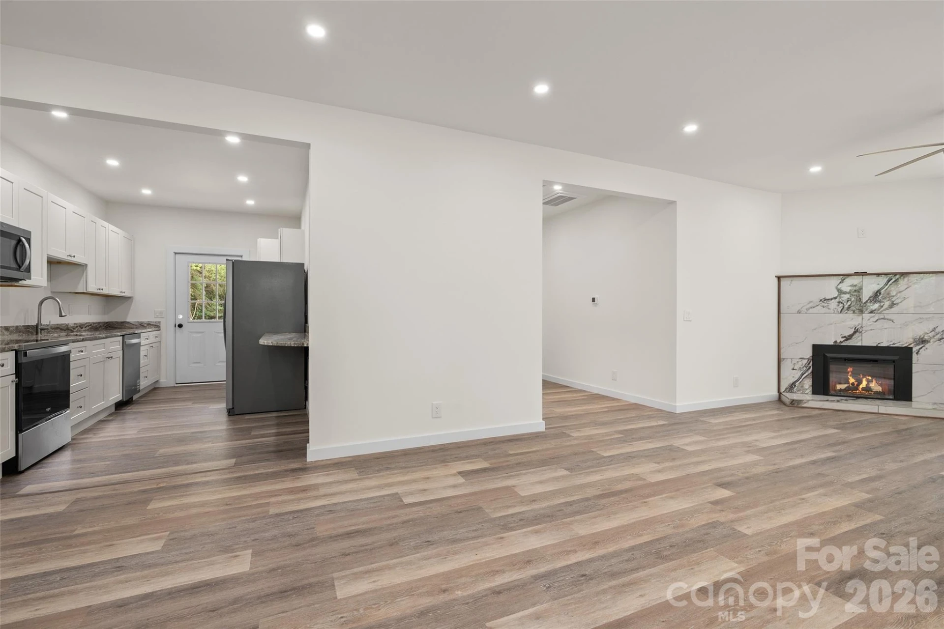 22 Ilyas Way - Photo 8