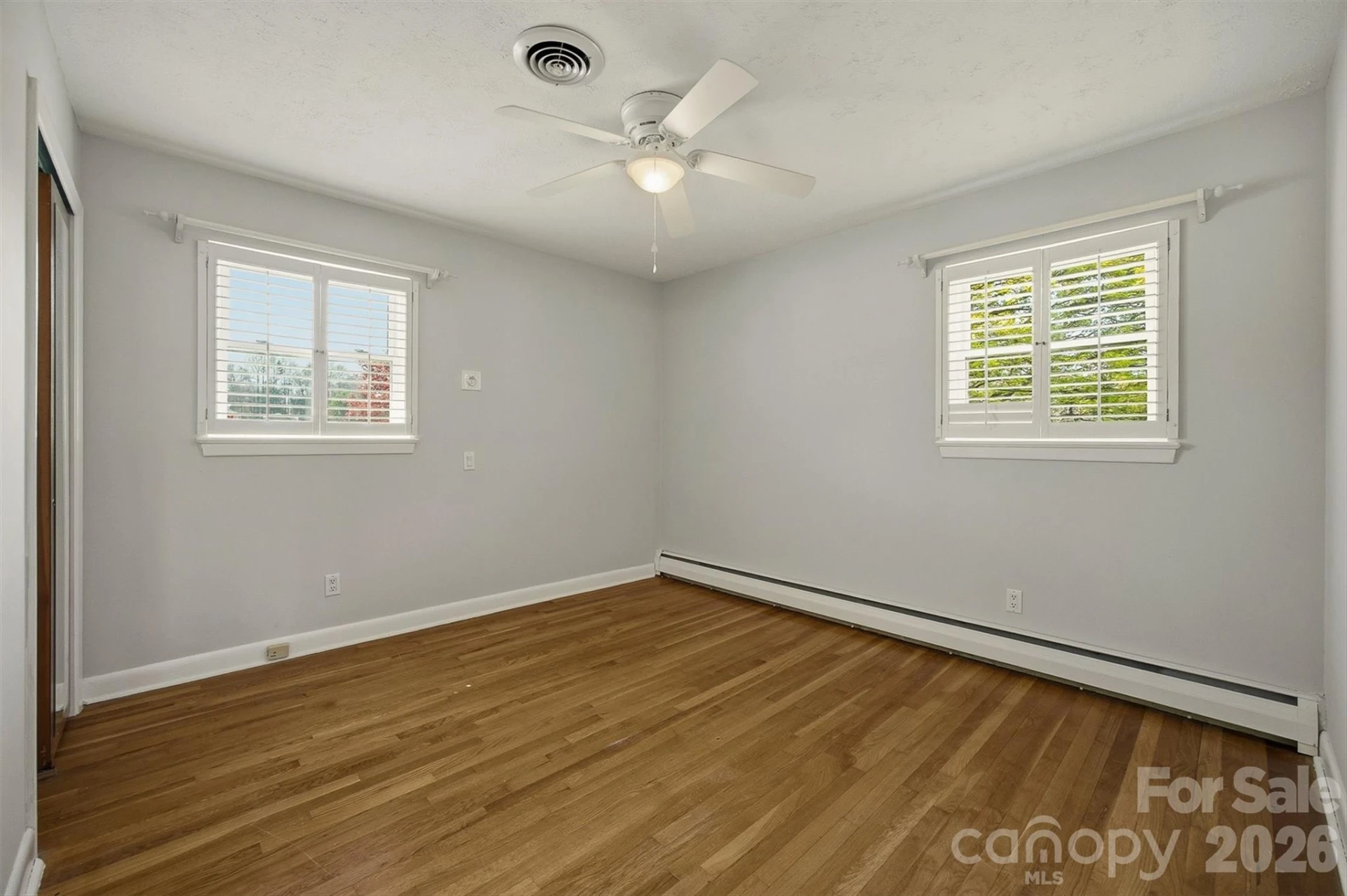 2174 Chester Avenue - Photo 26