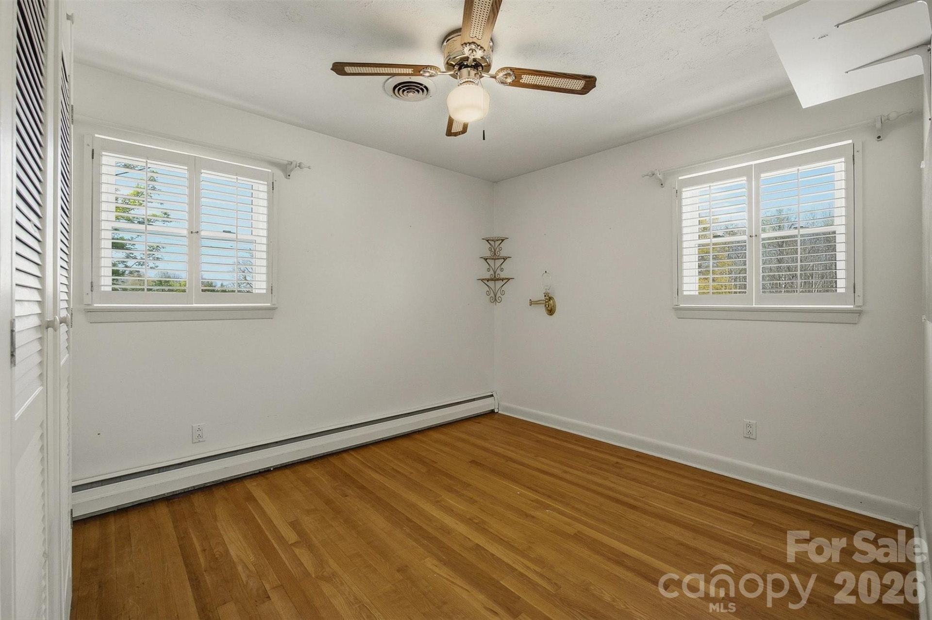 2174 Chester Avenue - Photo 27