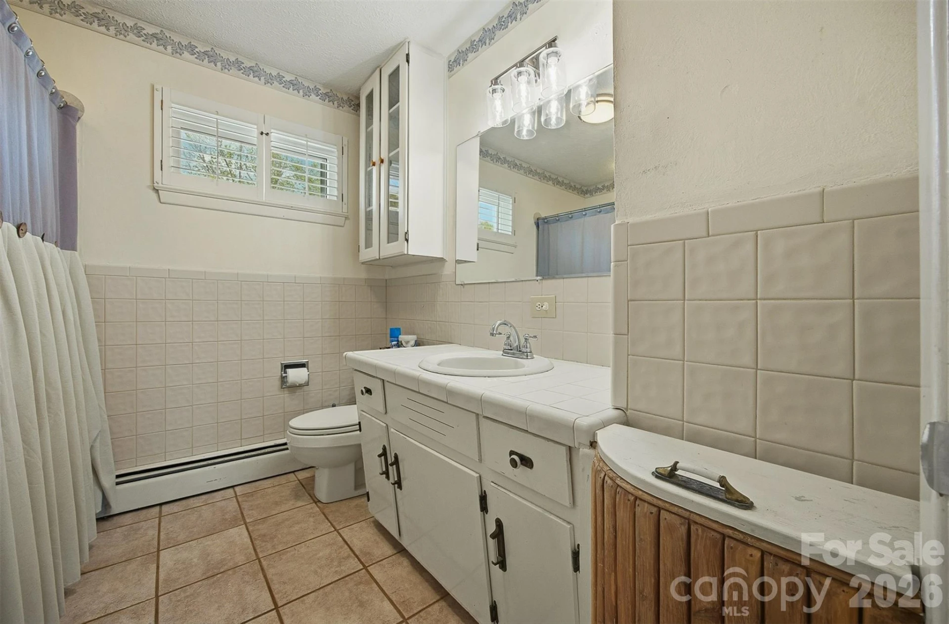 2174 Chester Avenue - Photo 28