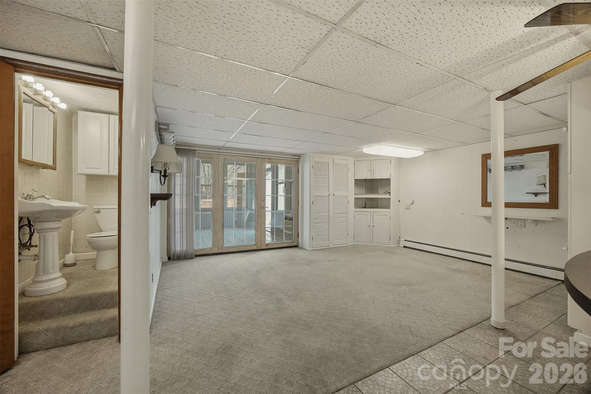 2174 Chester Avenue - Photo 31