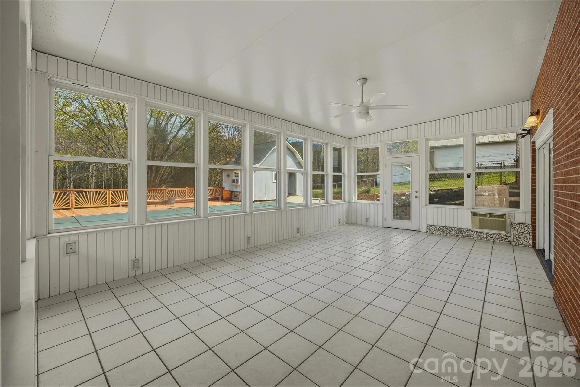 2174 Chester Avenue - Photo 34