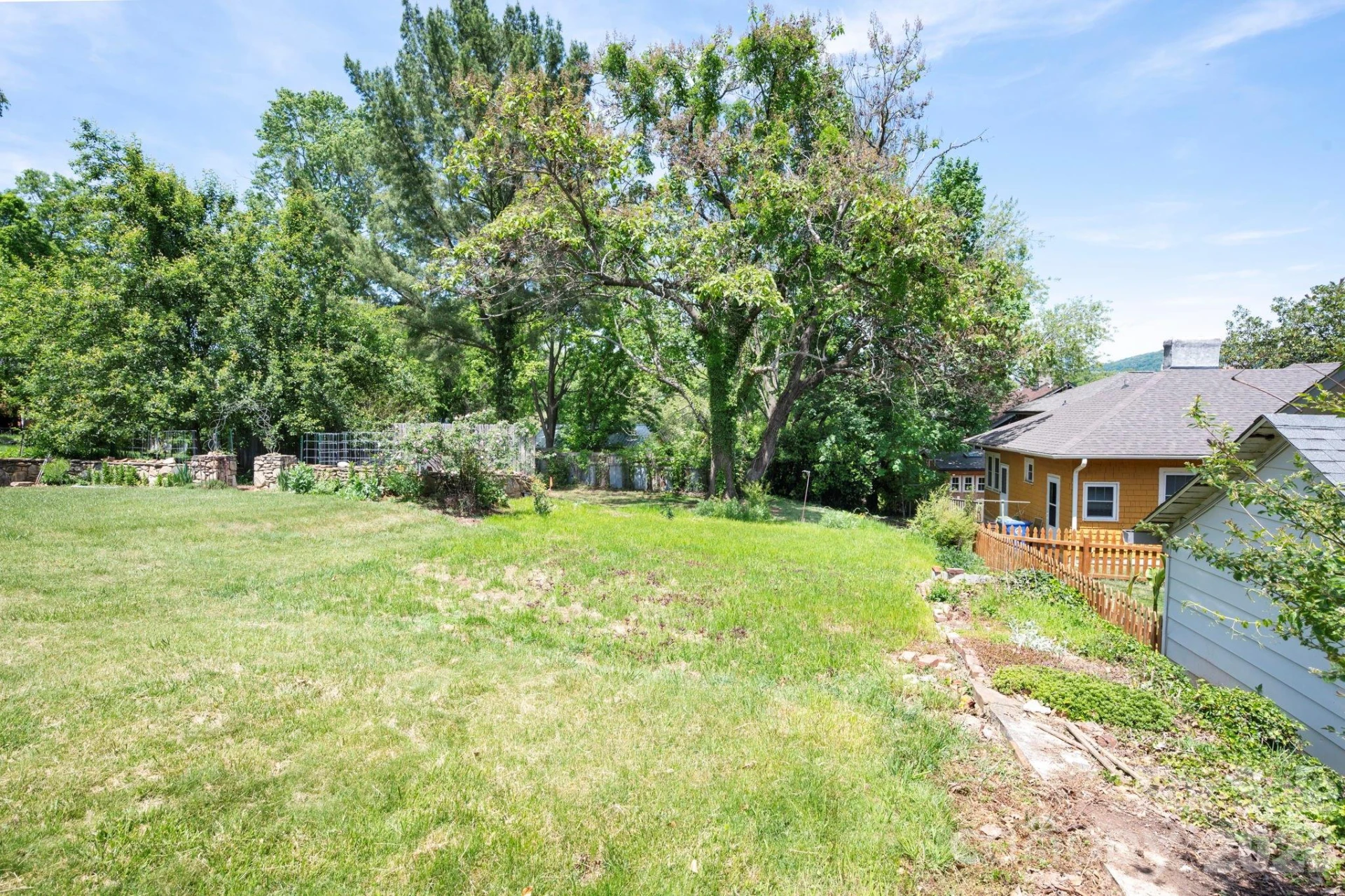 39 Bartlett Street - Photo 35