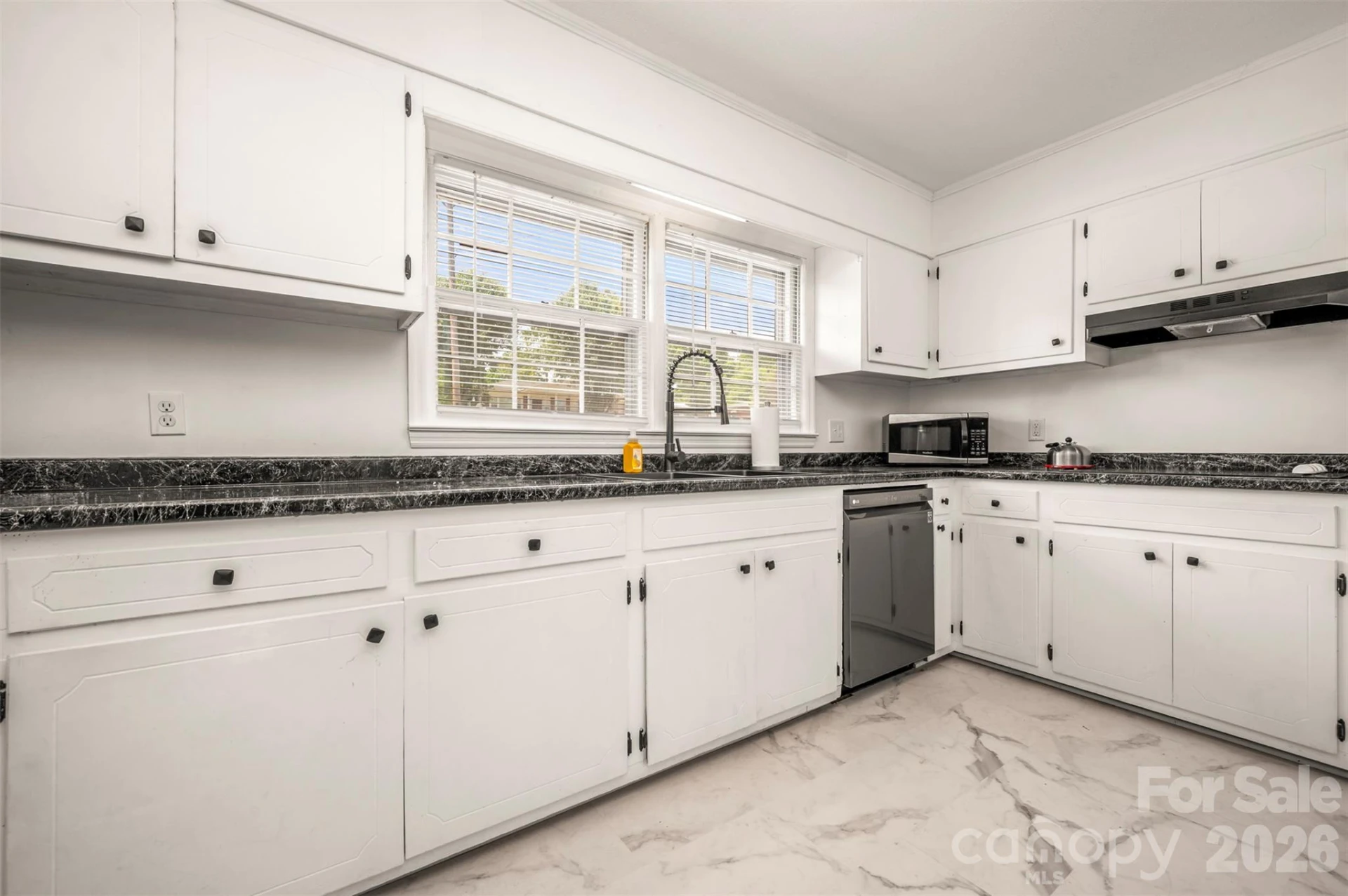 132 Burgin Street - Photo 17