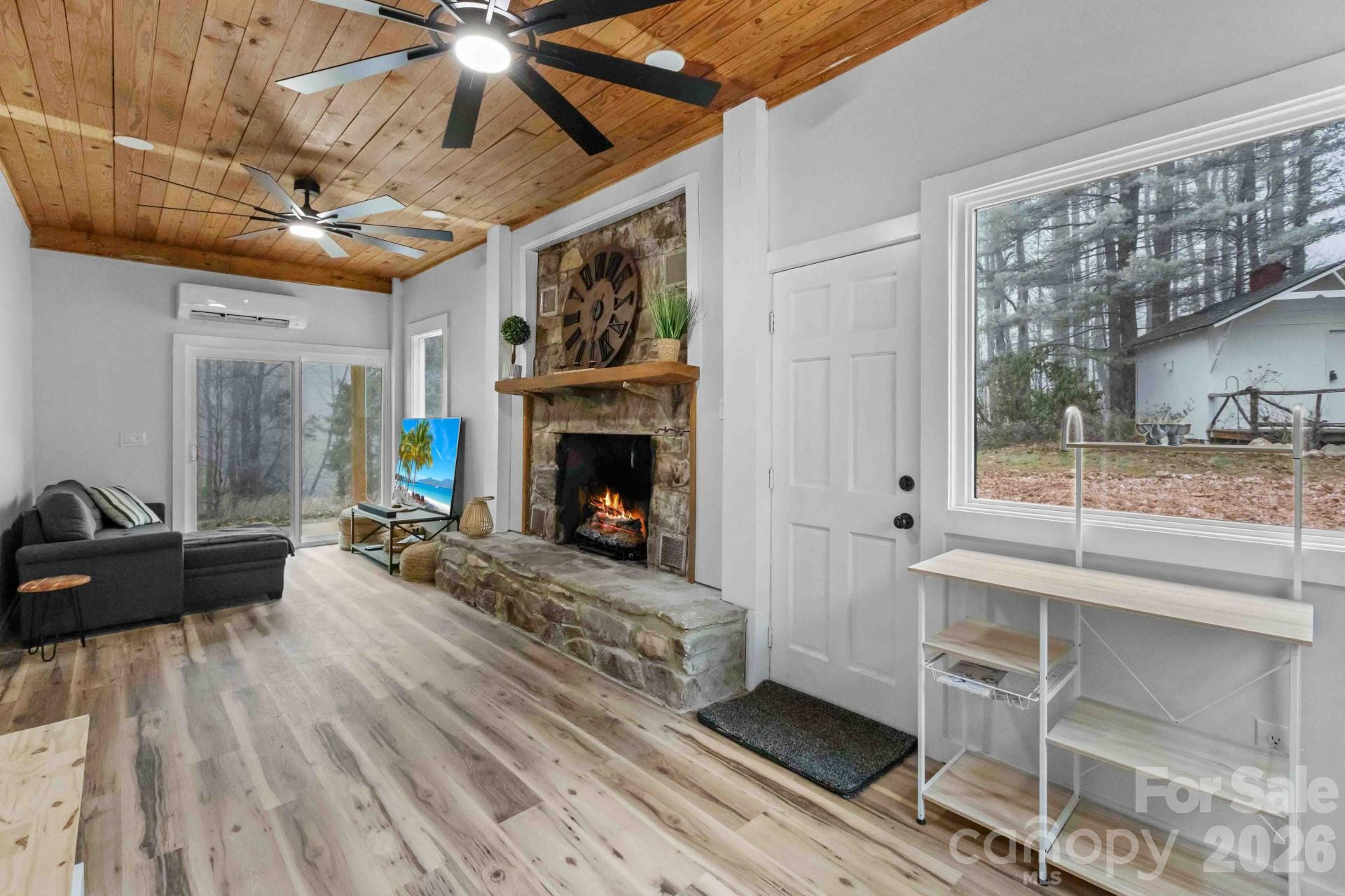 124 Glad Tidings Lane - Photo 2