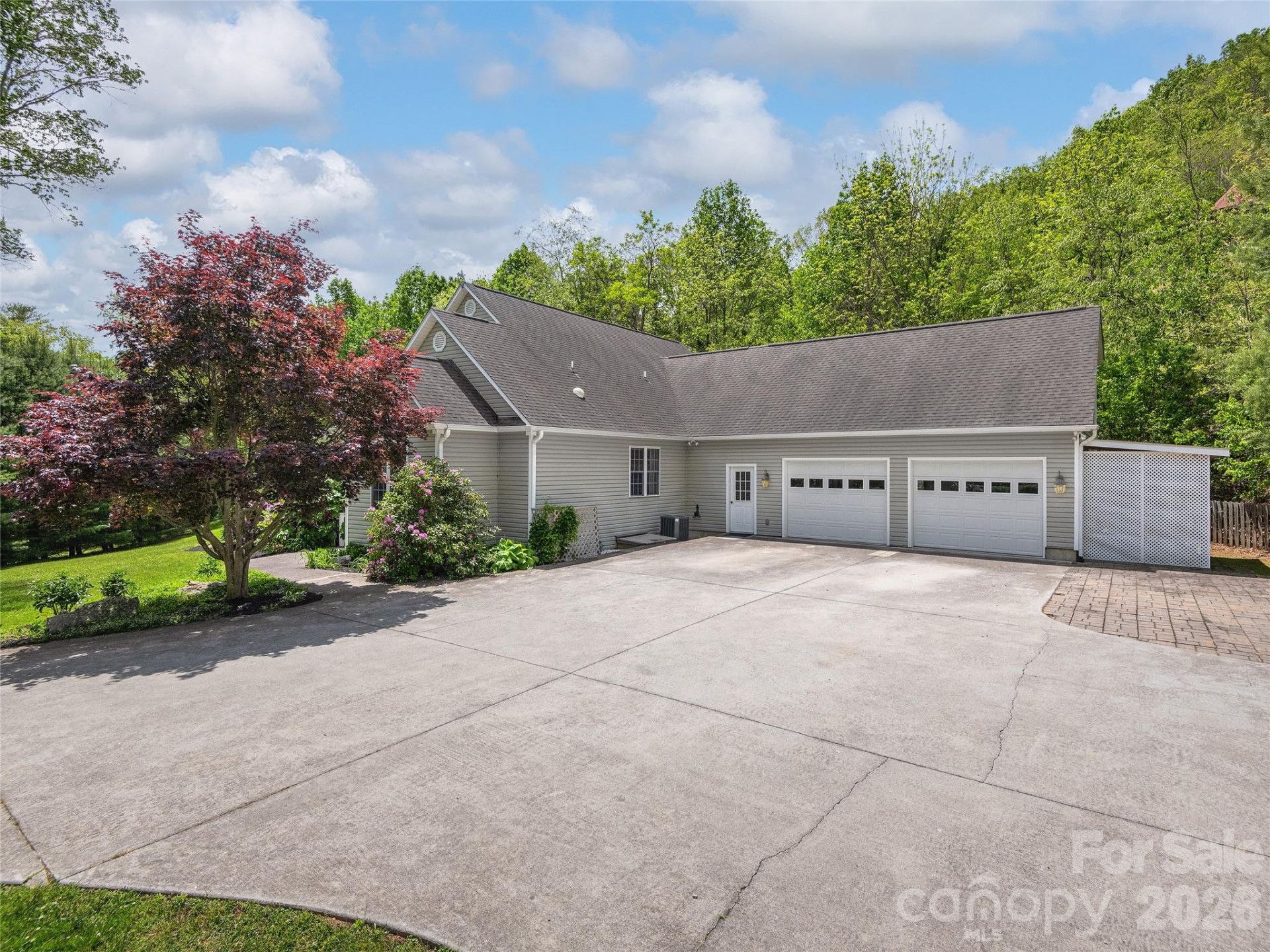 224 Hydrangea Drive - Photo 2