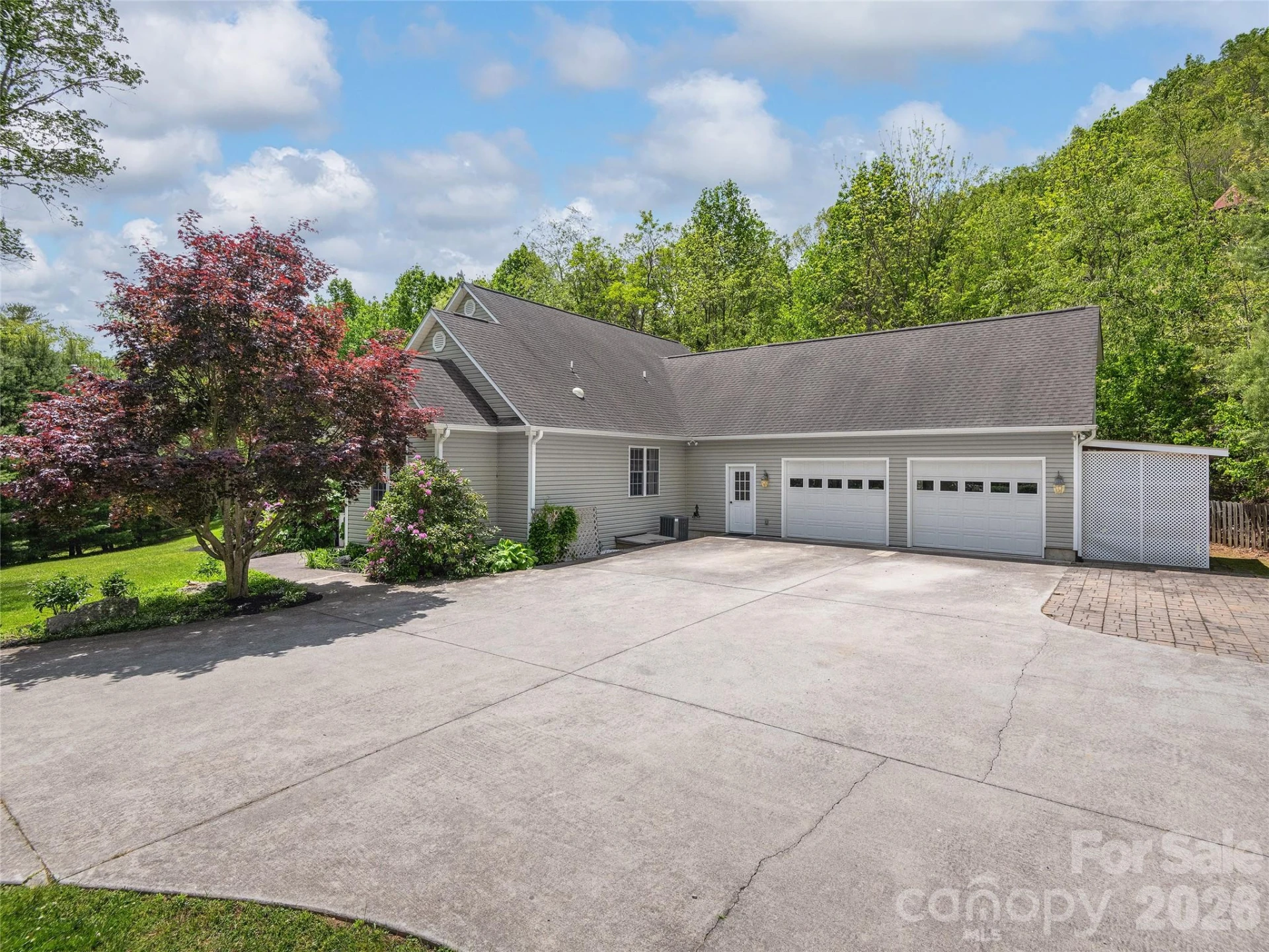 224 Hydrangea Drive - Photo 2