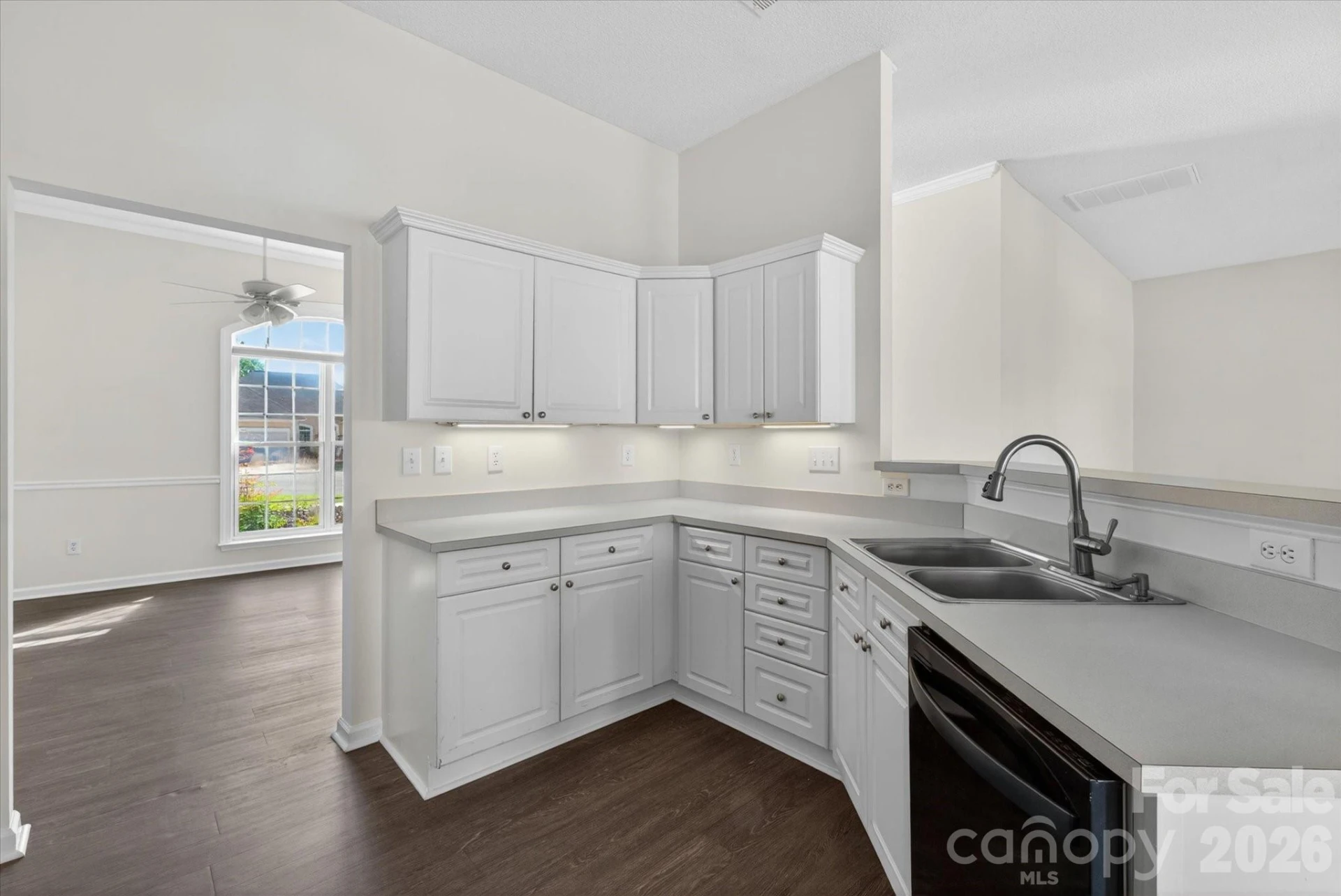 5304 Fennell Street - Photo 12