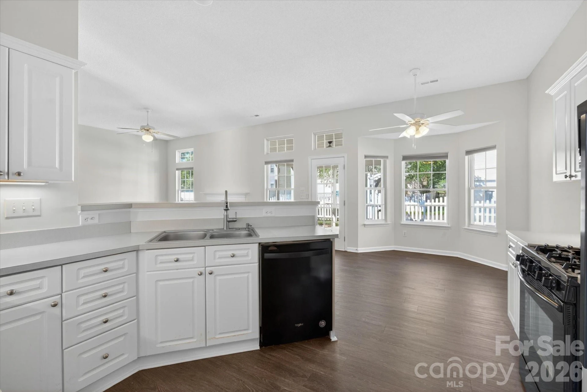 5304 Fennell Street - Photo 10