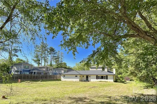402 Blue Ridge Road, Black Mountain, NC, 28711