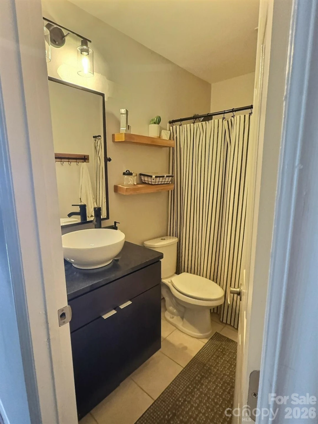 513 Graham Street - Photo 5