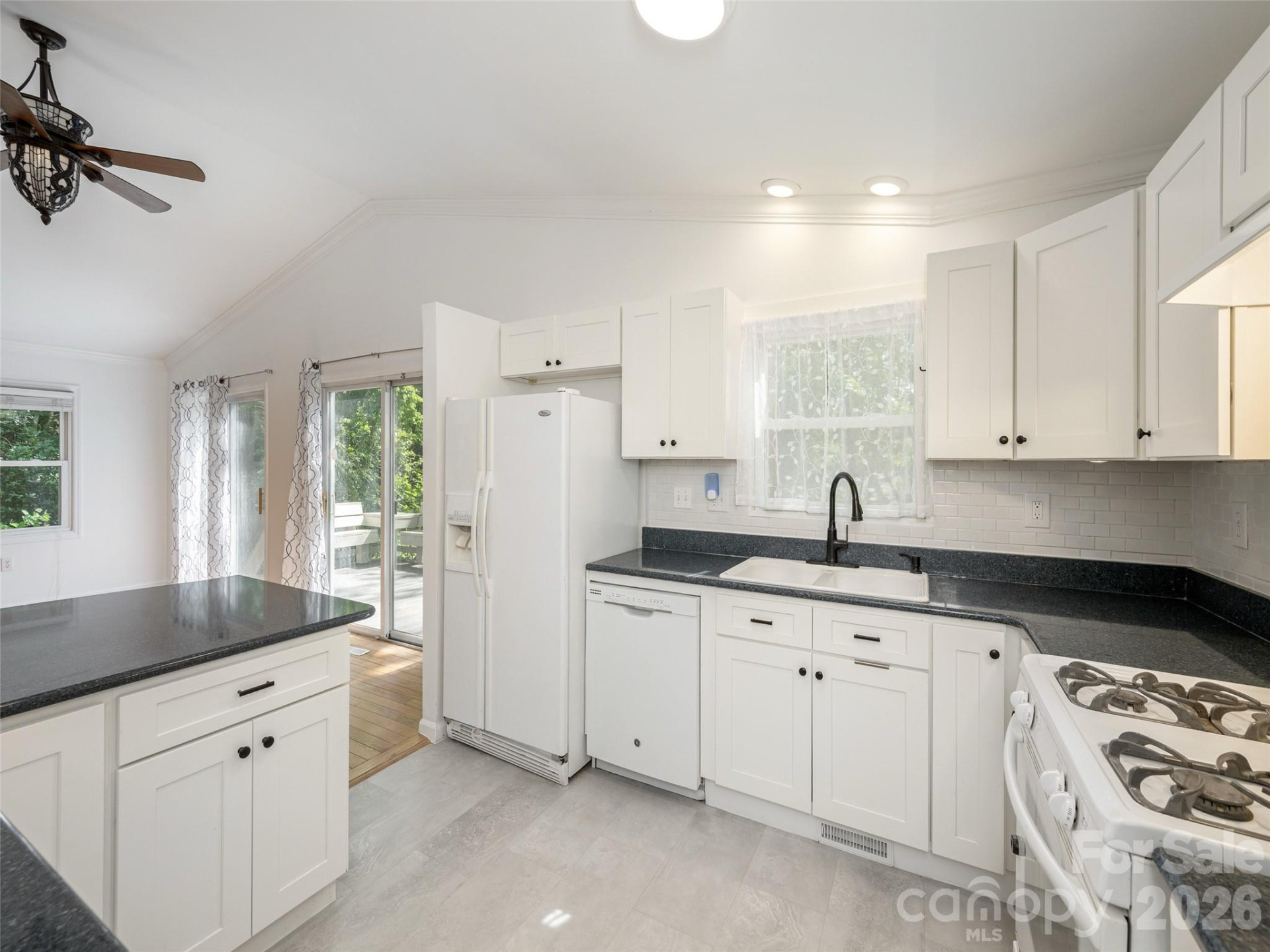 40 Fieldcrest Road - Photo 15