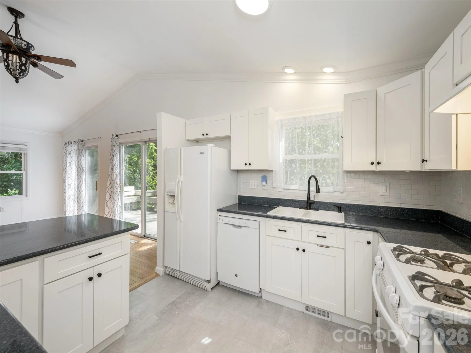 40 Fieldcrest Road - Photo 15