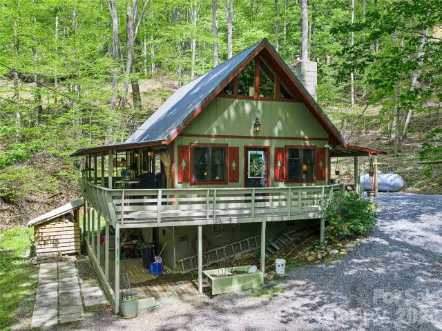 886 Three Quarter Creek Road, Burnsville, NC, 28714