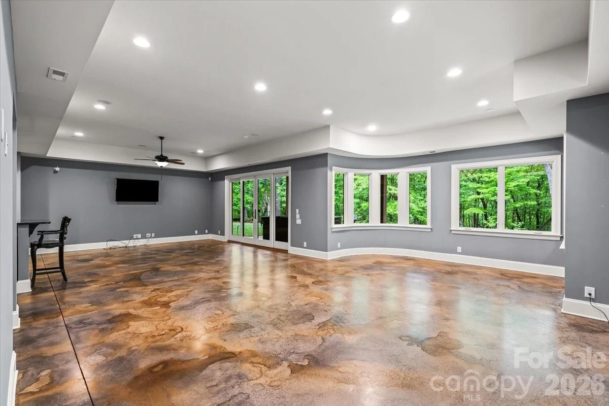 625 Ennis Road - Photo 33
