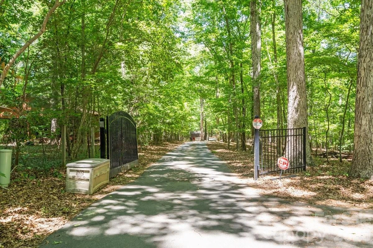 625 Ennis Road - Photo 6