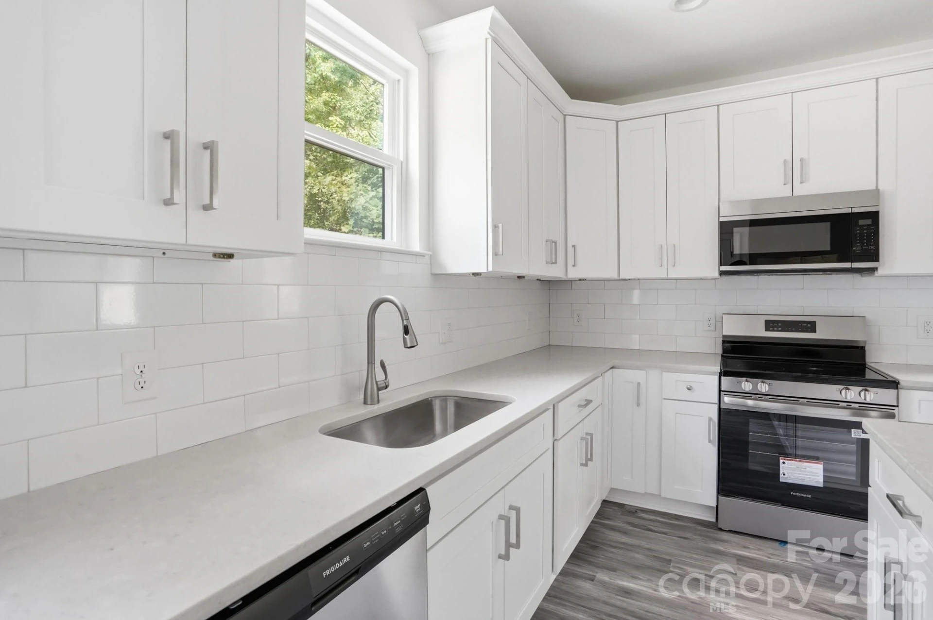 1230 Wilmington Avenue - Photo 26