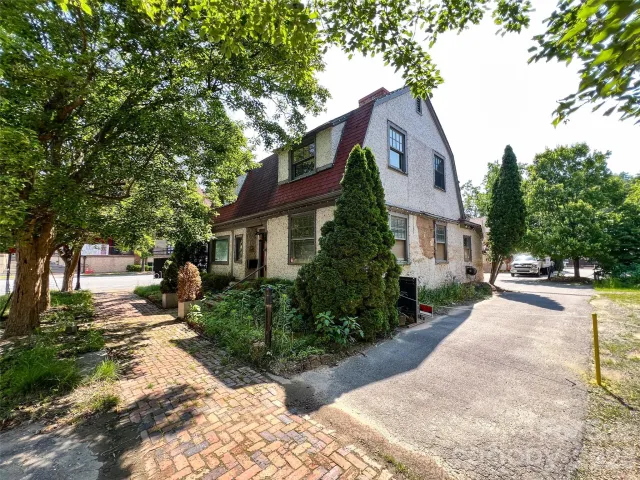 1 Swan Street