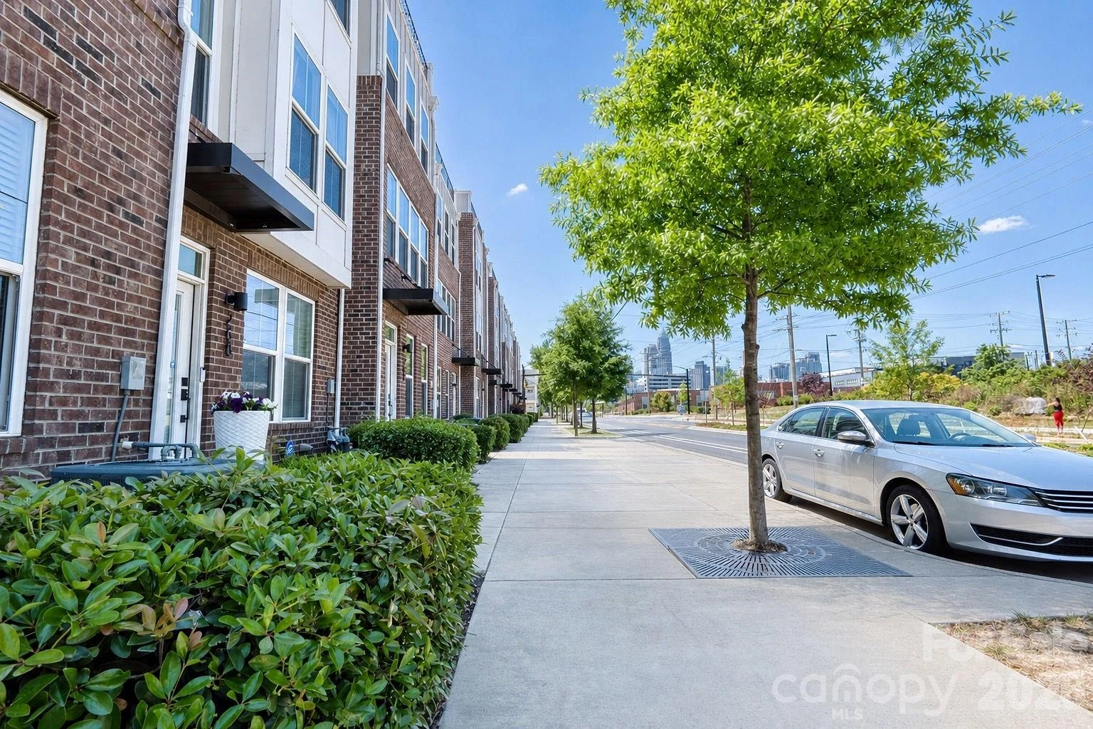 268 Parkwood Avenue - Photo 3
