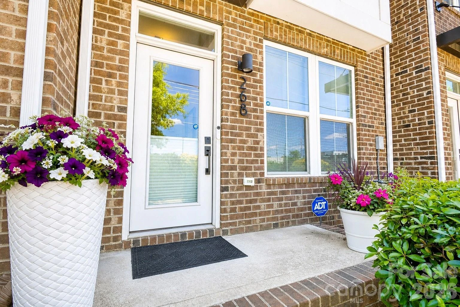 268 Parkwood Avenue - Photo 4