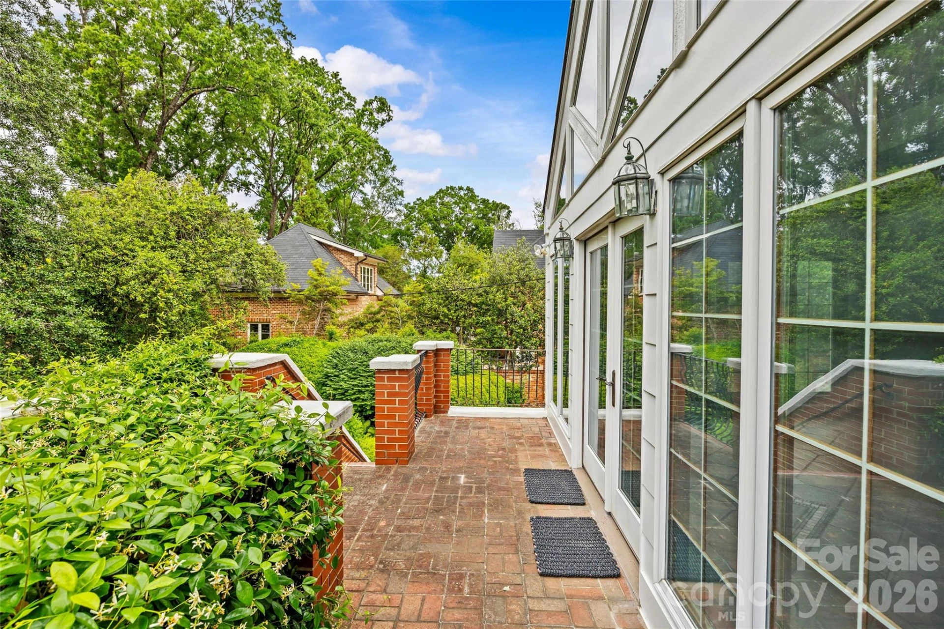 1858 Queens Road - Photo 21