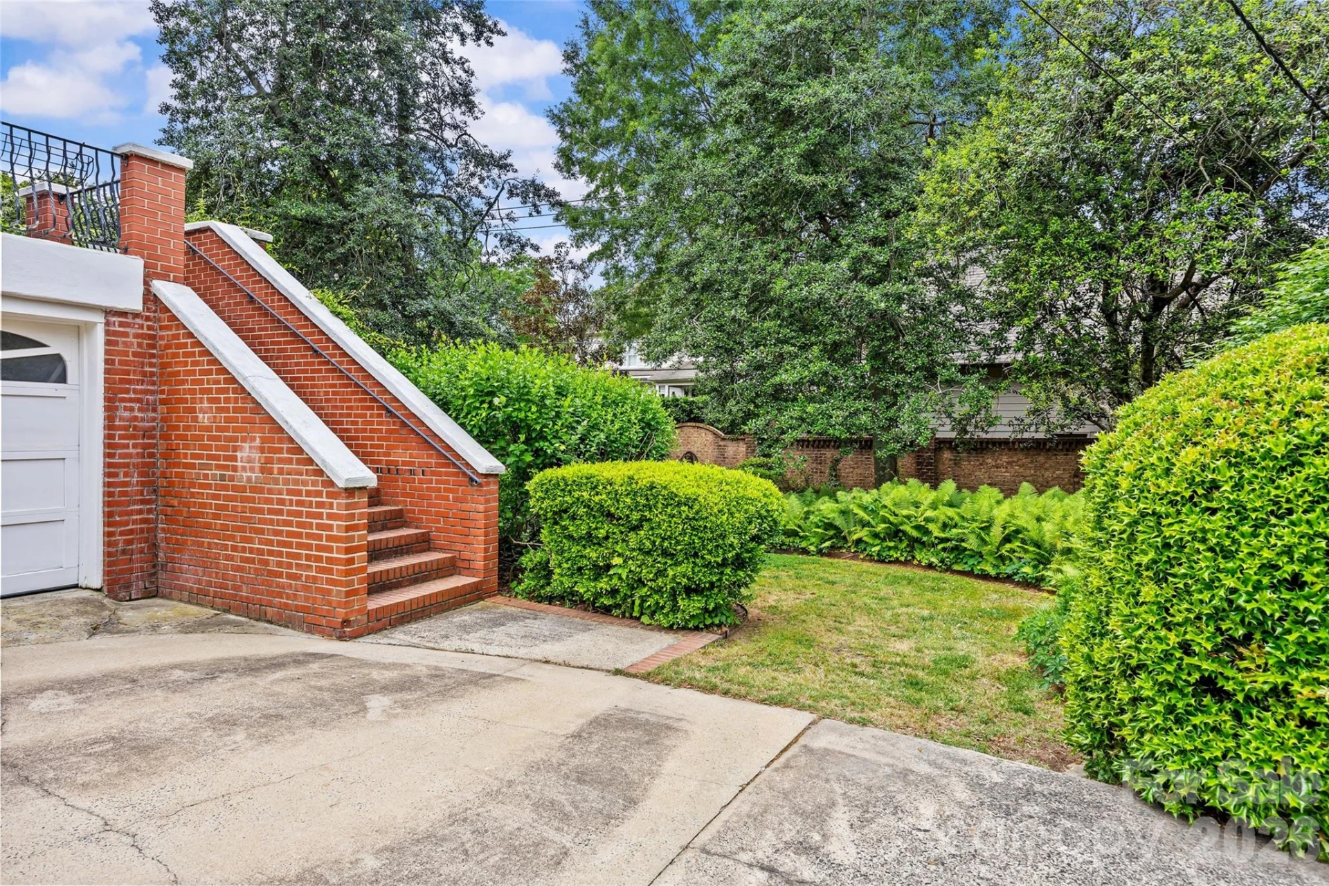 1858 Queens Road - Photo 26