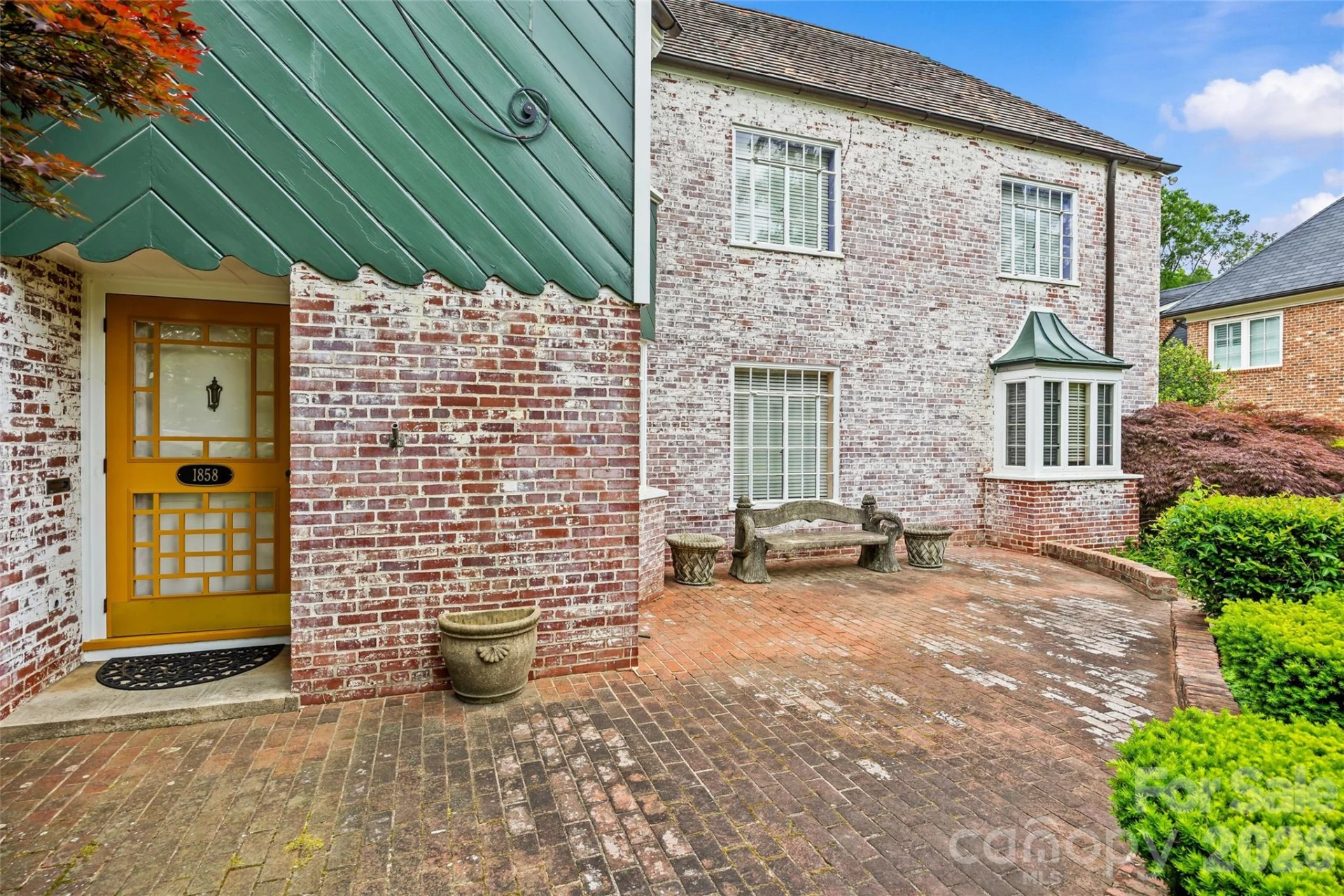 1858 Queens Road - Photo 5