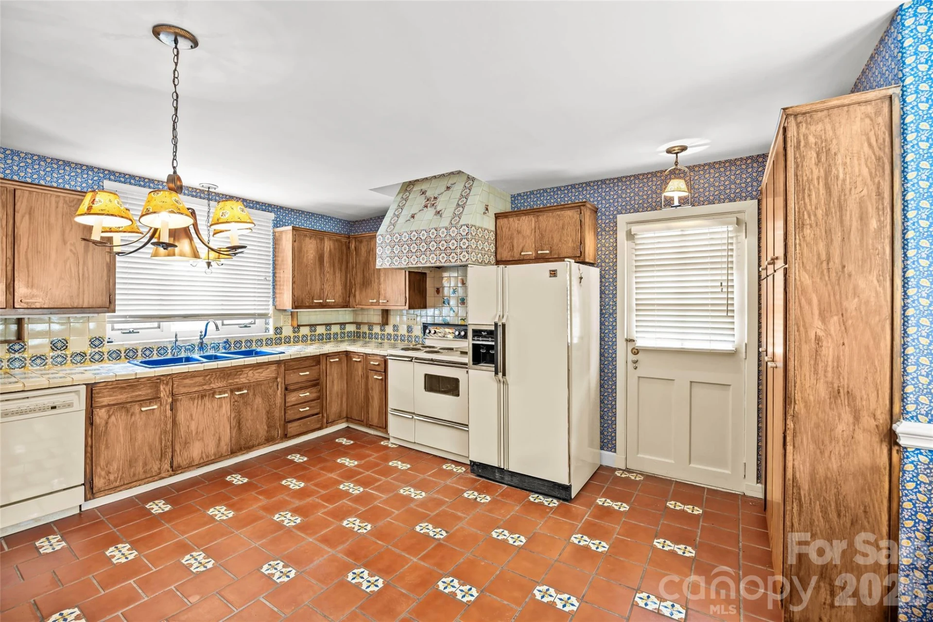 1858 Queens Road - Photo 41