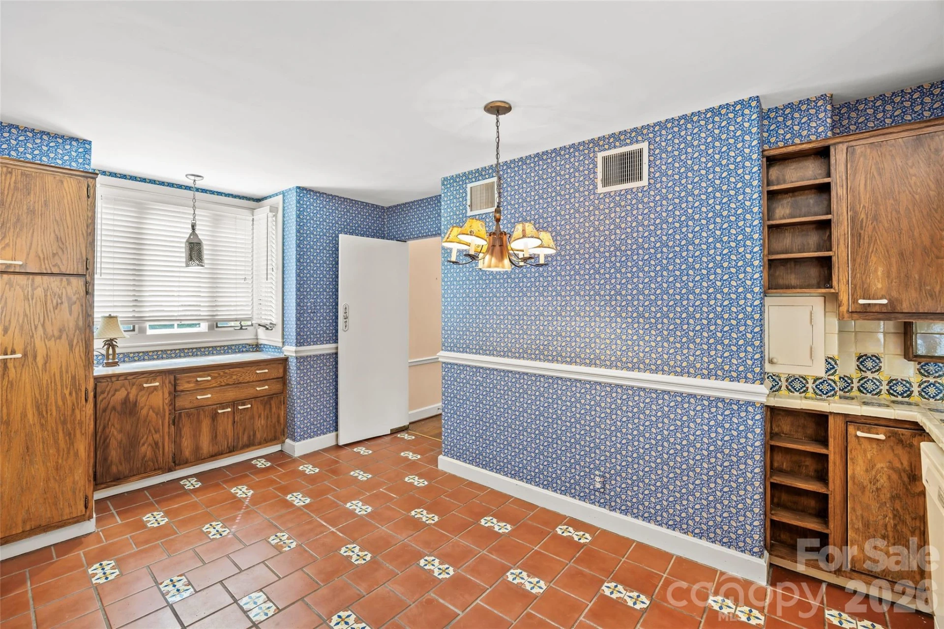1858 Queens Road - Photo 42