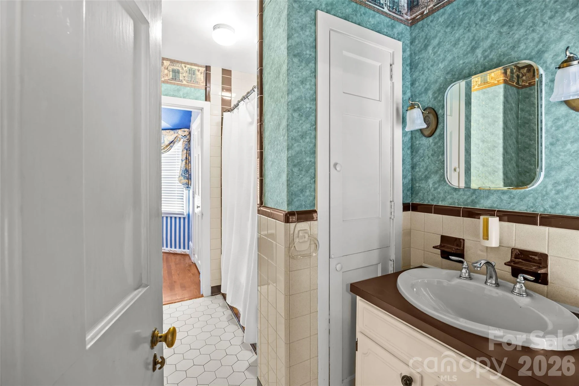 1858 Queens Road - Photo 44