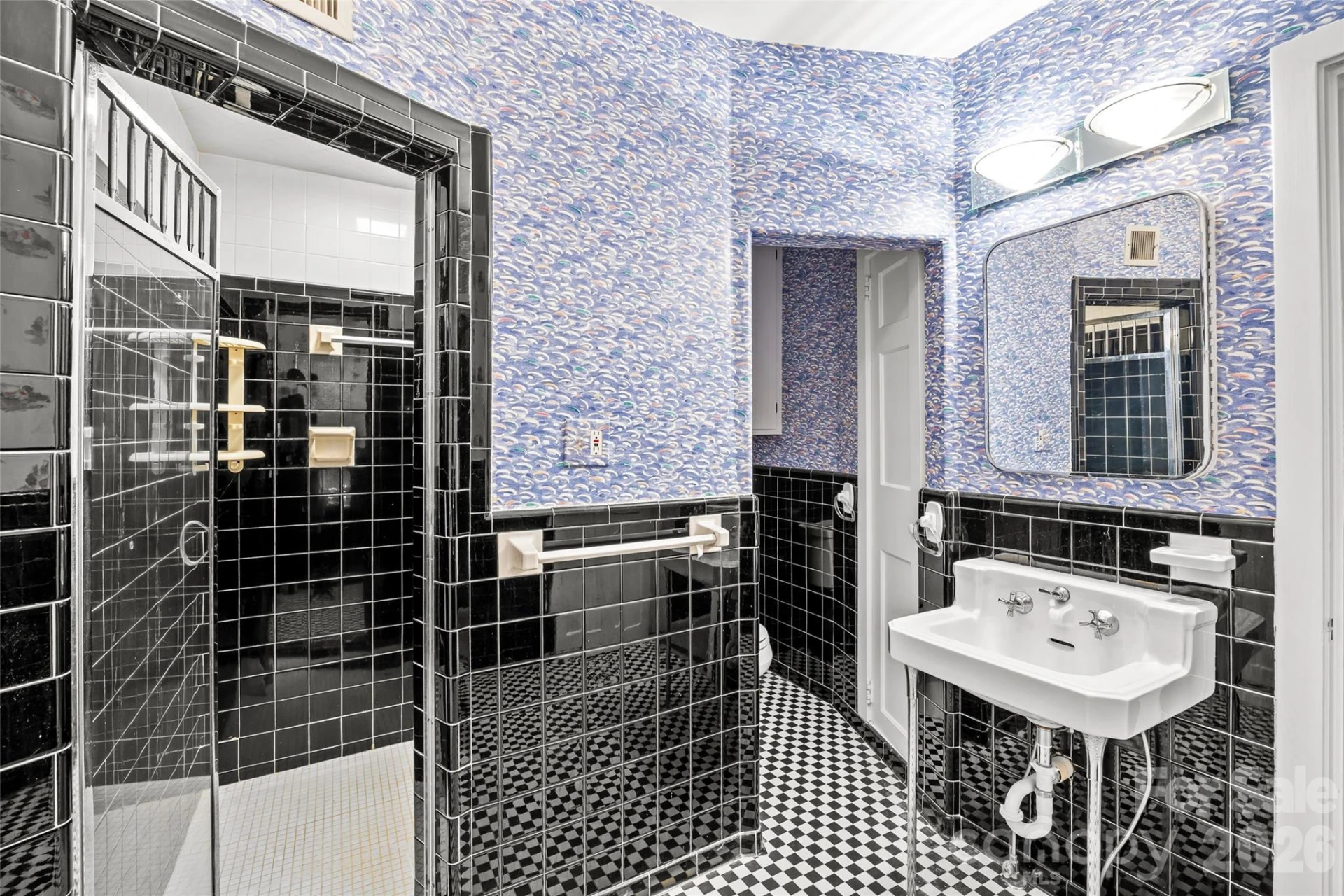 1858 Queens Road - Photo 46